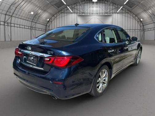 Hermosa Blue 2015 INFINITI Q70 3.7