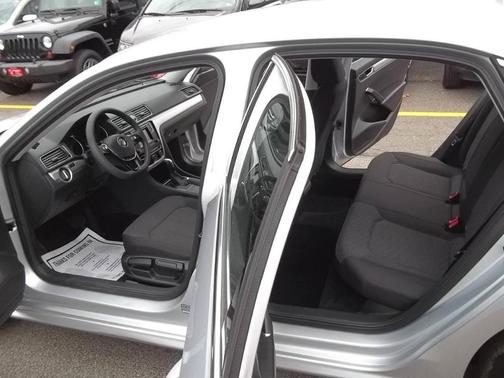 2016 Volkswagen Passat 1.8T S