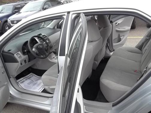 2012 Toyota Corolla LE