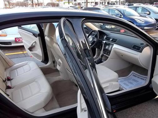 2012 Volkswagen Passat 2.5 SE