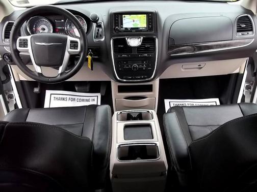2015 Chrysler Town & Country Touring