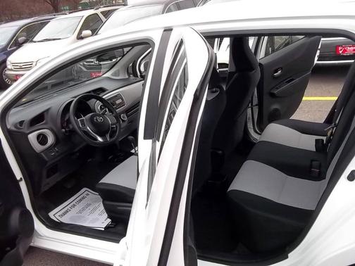 2014 Toyota Yaris LE