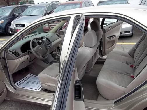 2005 Toyota Camry LE
