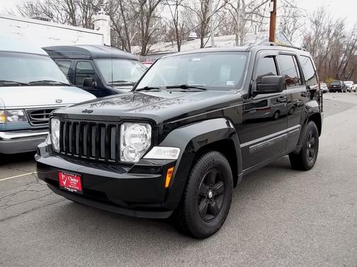 Photo 1 of 16 of 2012 Jeep Liberty Sport