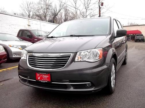 2016 Chrysler Town & Country Touring