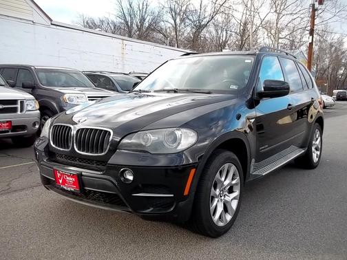 Photo 1 of 32 of 2011 BMW X5 
