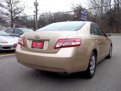 2010 Toyota Camry LE