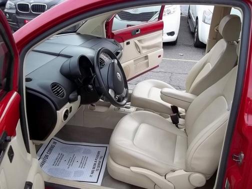 2009 Volkswagen New Beetle 2.5