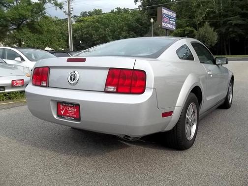 2005 Ford Mustang Premium