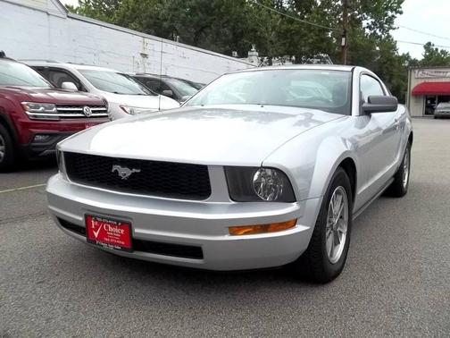 2005 Ford Mustang Premium