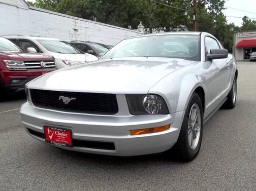2005 Ford Mustang Premium