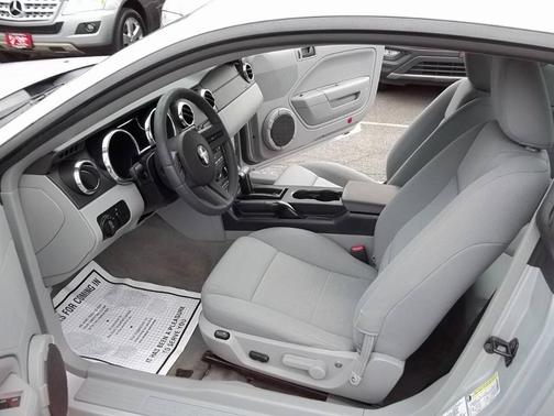 2005 Ford Mustang Premium