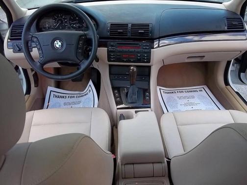 2005 BMW 325 xi
