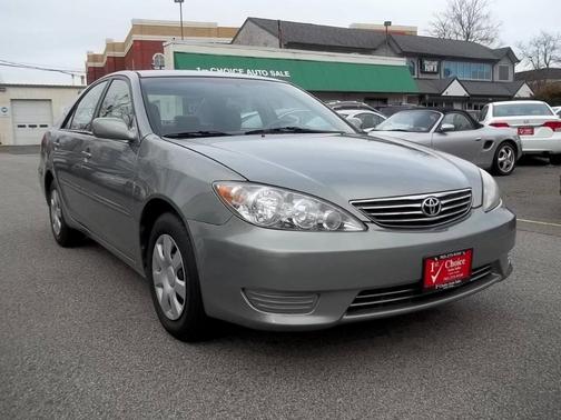 2005 Toyota Camry LE