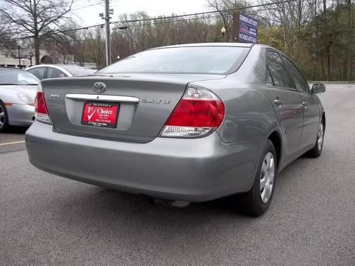 2005 Toyota Camry LE