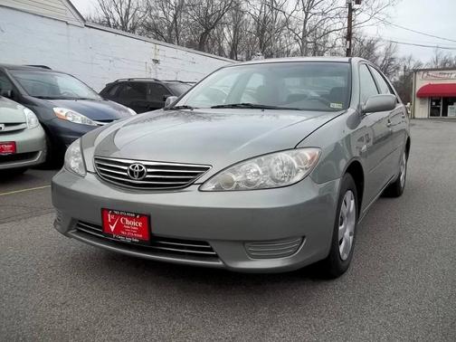 2005 Toyota Camry LE