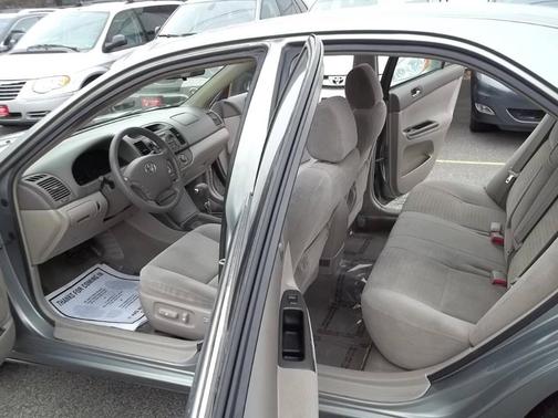 2005 Toyota Camry LE
