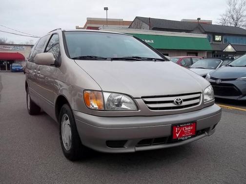 2003 Toyota Sienna LE