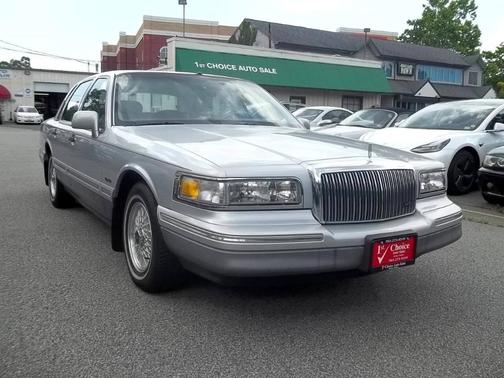1997 Lincoln Town Car Signature