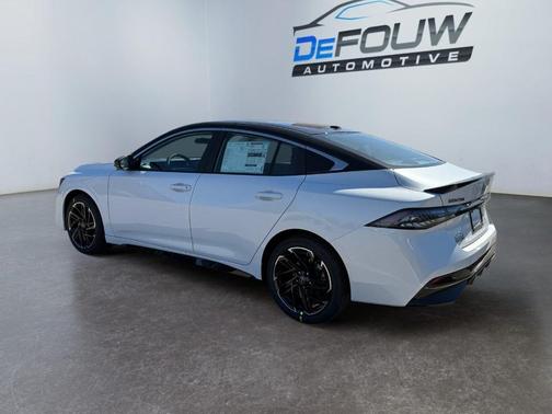 Aspen White Tricoat 2027 Nissan Sentra SR
