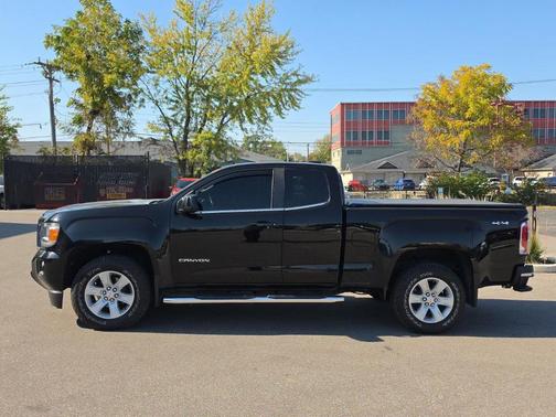 Onyx Black 2018 GMC Canyon SLE