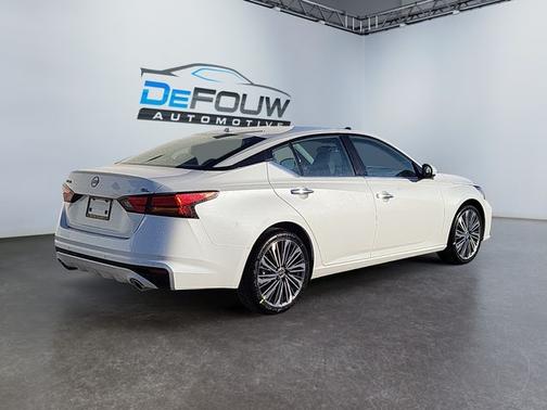 2025 Nissan Altima SL