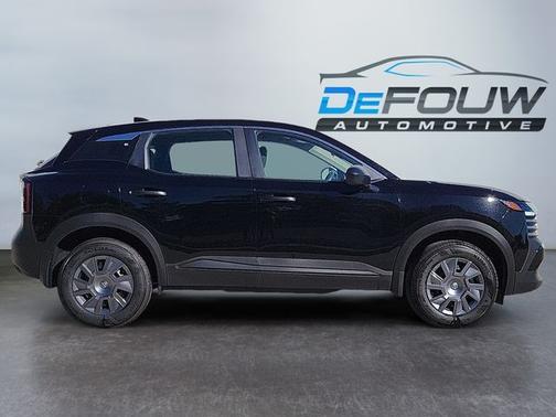 2025 Nissan Kicks S
