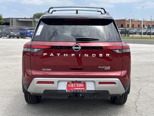 2025 Nissan Pathfinder Platinum 4WD