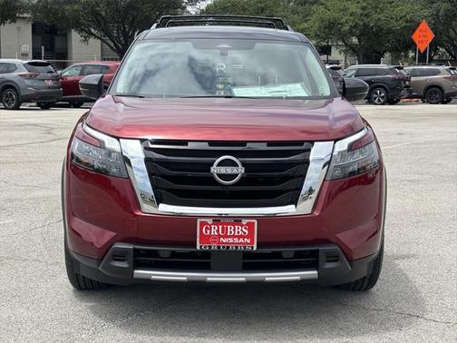 2025 Nissan Pathfinder Platinum 4WD