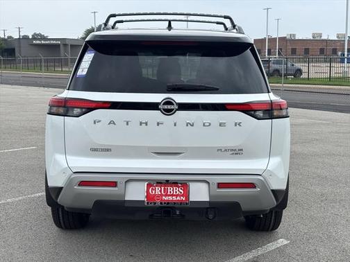 2025 Nissan Pathfinder Platinum 4WD