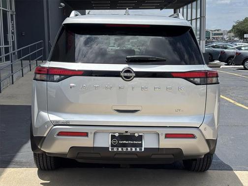 2024 Nissan Pathfinder SL FWD