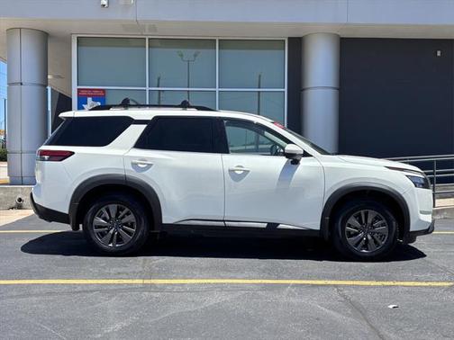 2023 Nissan Pathfinder SV 4WD