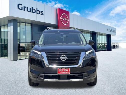 2025 Nissan Pathfinder Platinum FWD