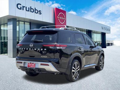 2025 Nissan Pathfinder Platinum FWD
