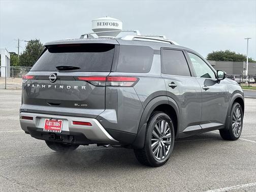 2025 Nissan Pathfinder SL 4WD
