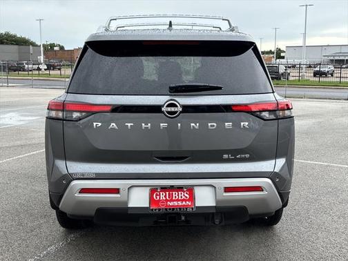 2025 Nissan Pathfinder SL 4WD
