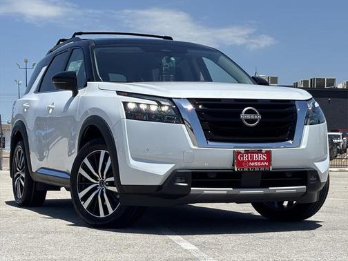 2025 Nissan Pathfinder Platinum FWD