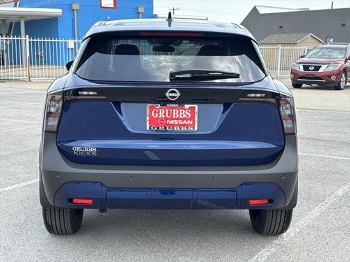 2025 Nissan Kicks SV