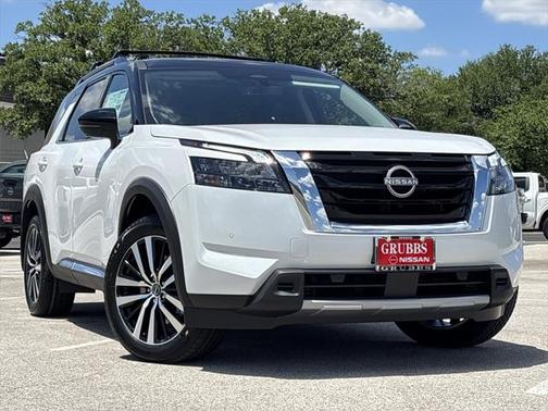 2025 Nissan Pathfinder Platinum FWD