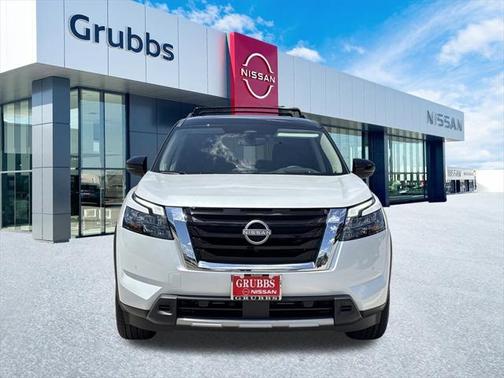 2025 Nissan Pathfinder Platinum FWD