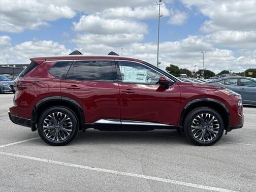2025 Nissan Rogue Platinum