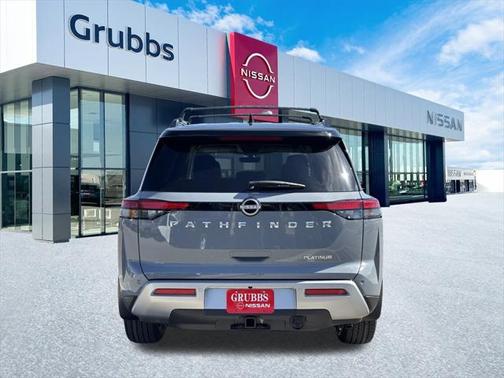 2025 Nissan Pathfinder Platinum FWD