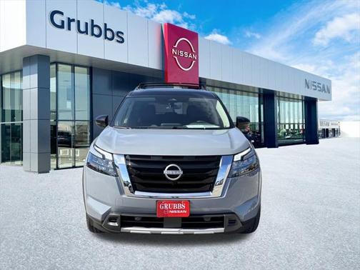 2025 Nissan Pathfinder Platinum FWD