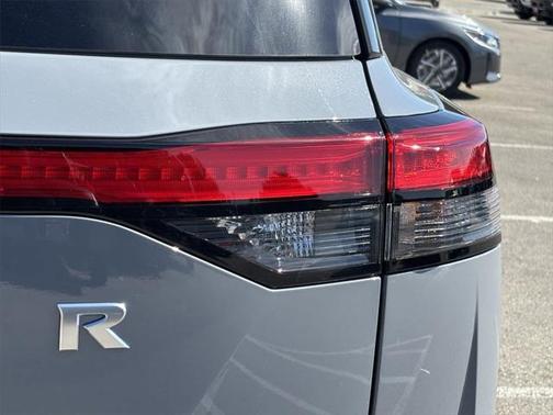 2025 Nissan Pathfinder Platinum FWD