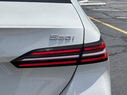 2024 BMW 530 i