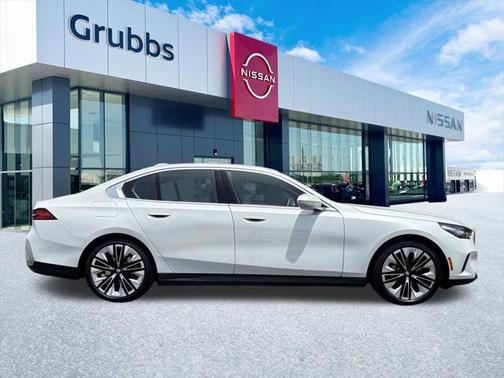 2024 BMW 530 i
