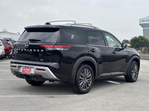 2025 Nissan Pathfinder SL FWD