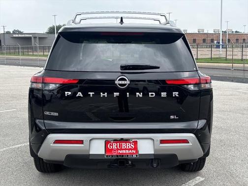 2025 Nissan Pathfinder SL FWD