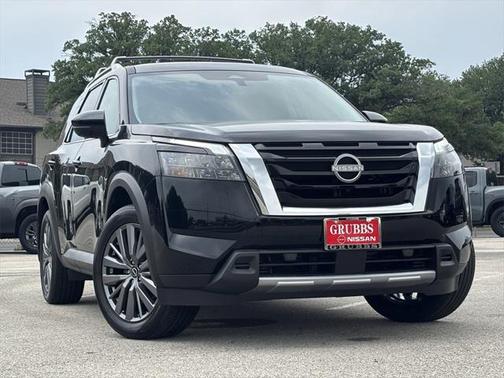 2025 Nissan Pathfinder SL FWD