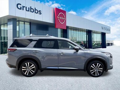 2024 Nissan Pathfinder Platinum 4WD
